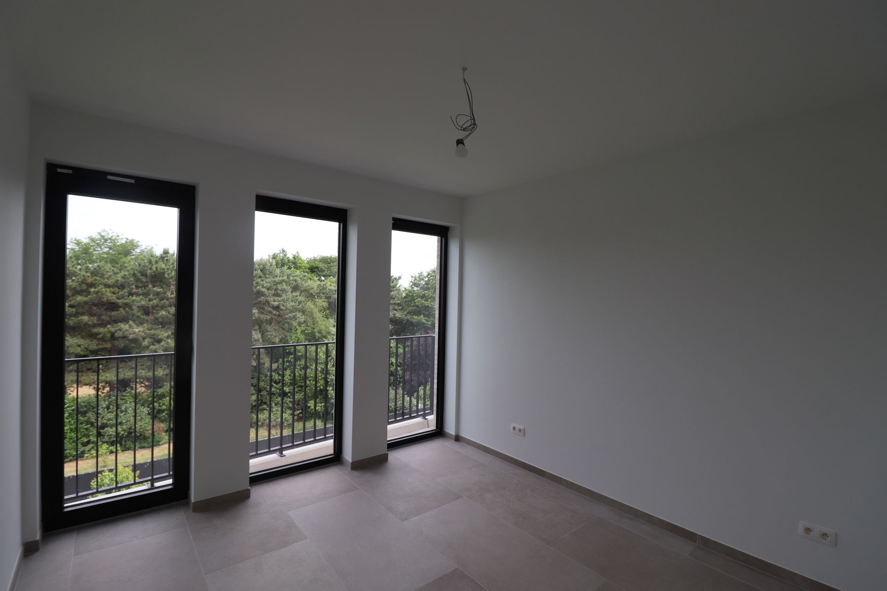 Prachtig nieuwbouwappartement op de bovenste verdieping met 2 terrassen, autostaanplaats en berging. foto 10