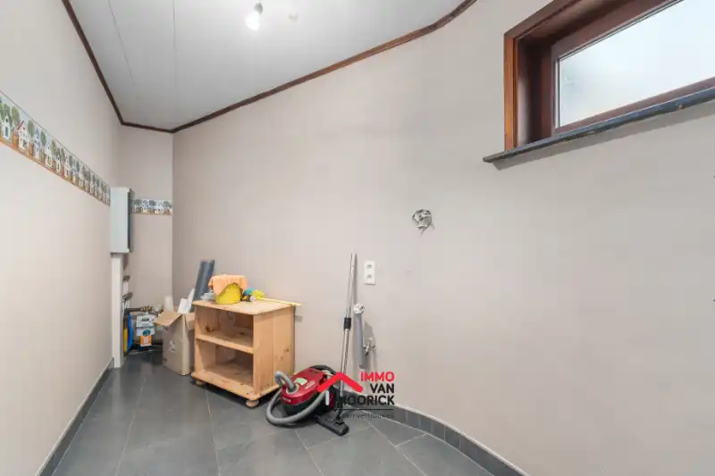 Instapklare woning met 3 slaapkamers, garage 72m² en carport 39m² !! foto 15