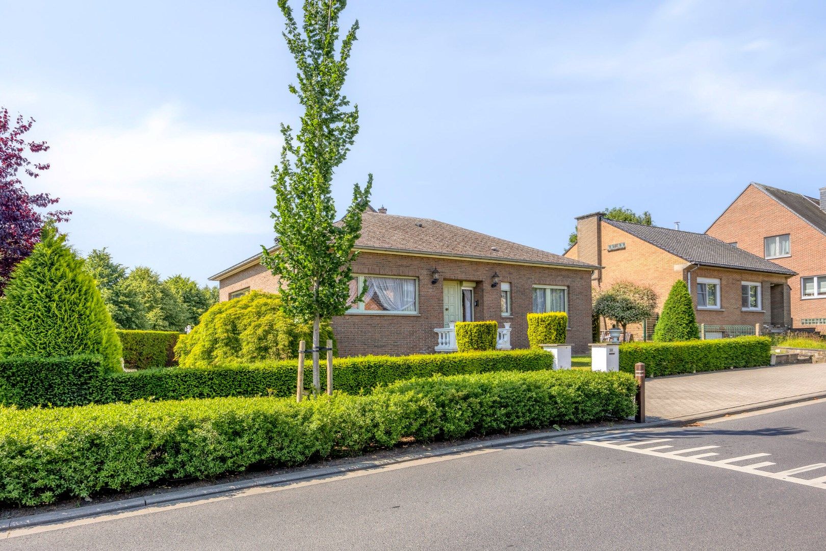 Hoofdfoto van de publicatie: BUNGALOW – 2/4 kamers, garage & kelders – 1650 BEERSEL