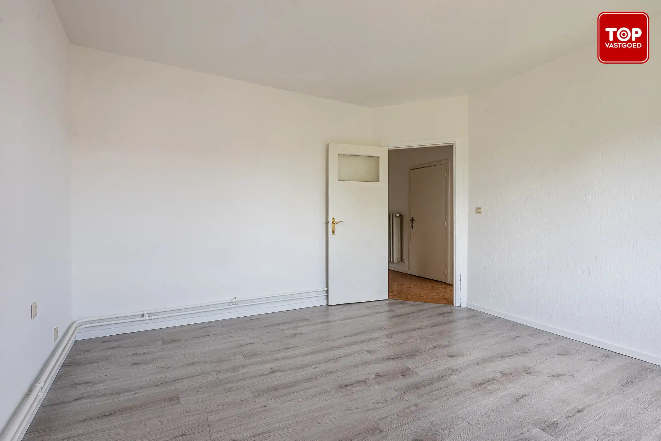 Ruim appartement met garage en zonnige tuin nabij Gent foto 10