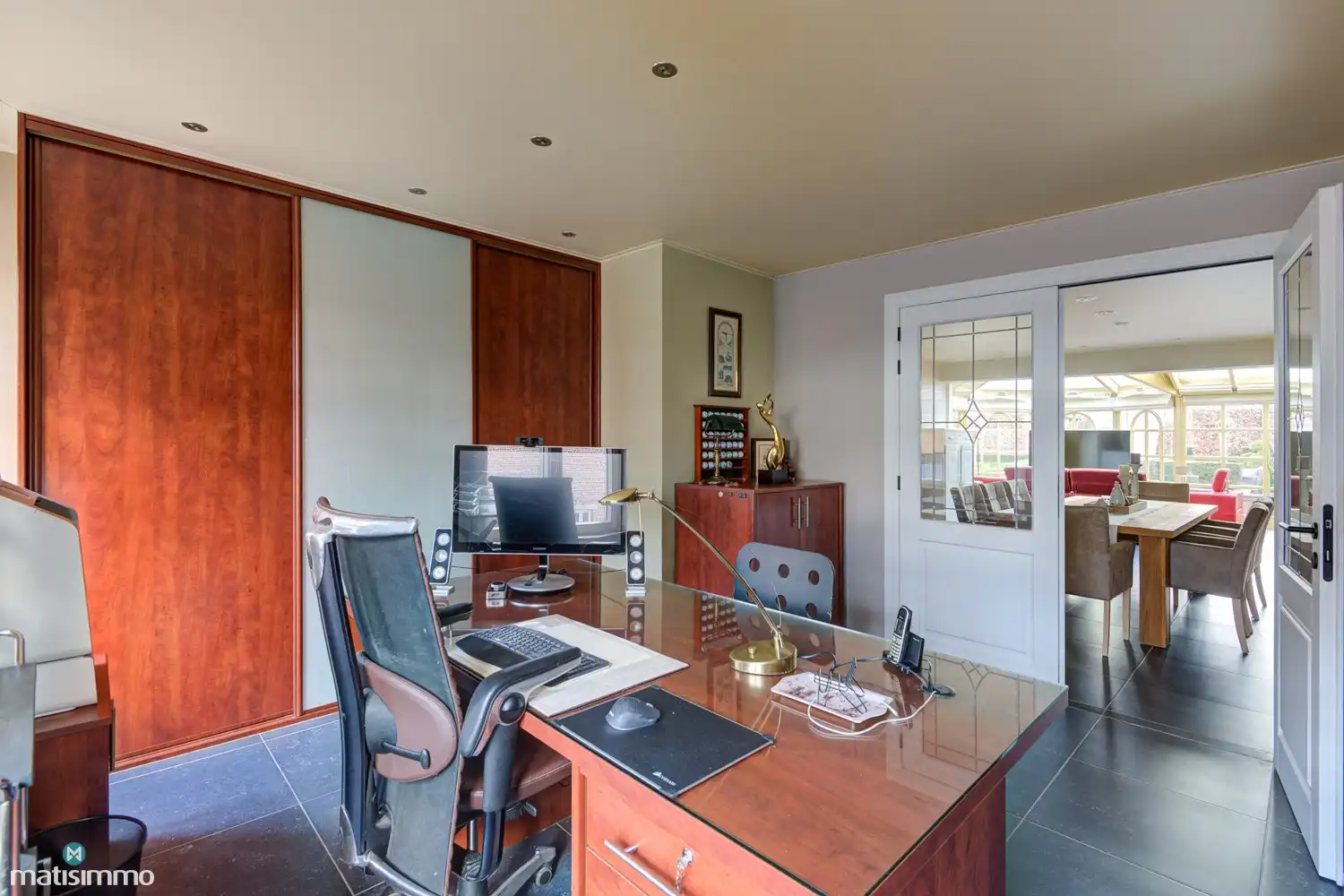 INSTAPKLARE EN ENERGIEZUINIGE WONING MET INPANDIGE GARAGE, TUINKAMER, KELDER EN RUIME TUIN TE ELST foto 16