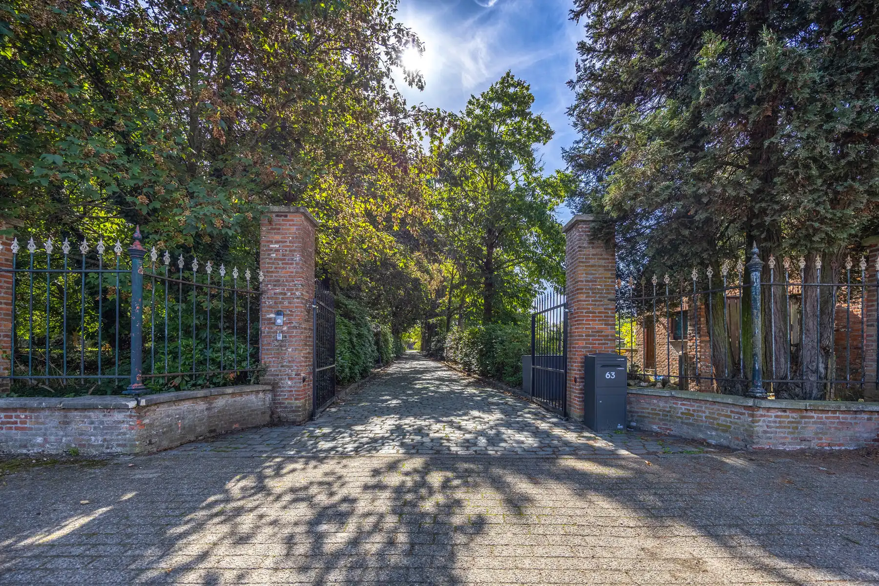 Karaktervol landhuis op een groen domein van ca. 3 ha foto 38