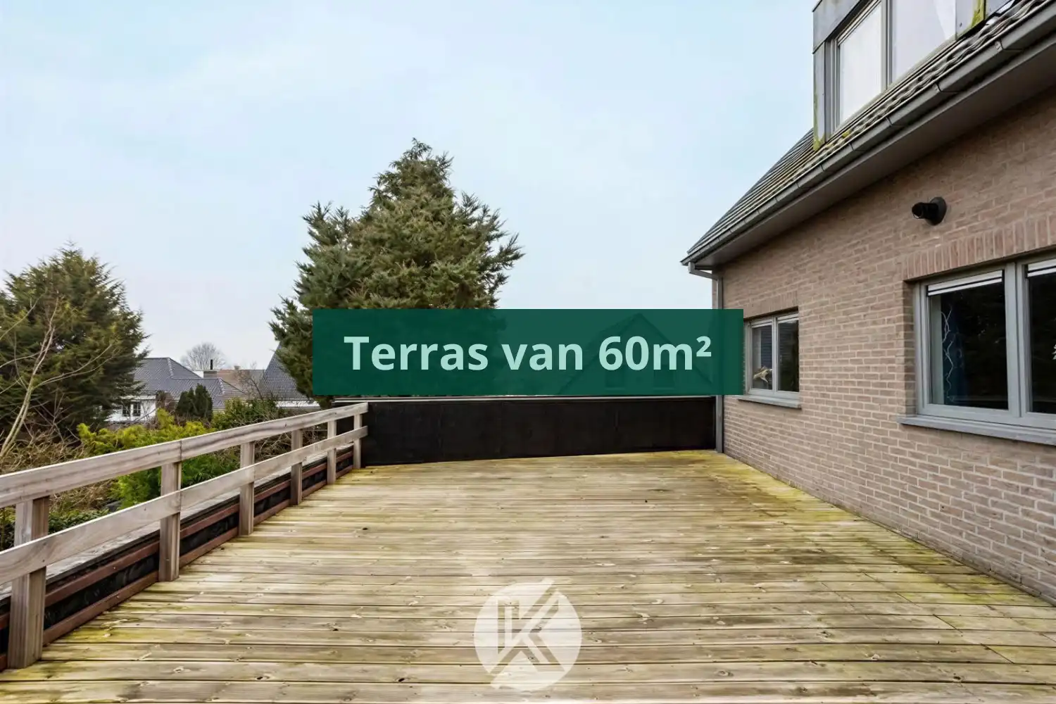 Lichtrijk appartement met ruim terras en staanplaats foto 12