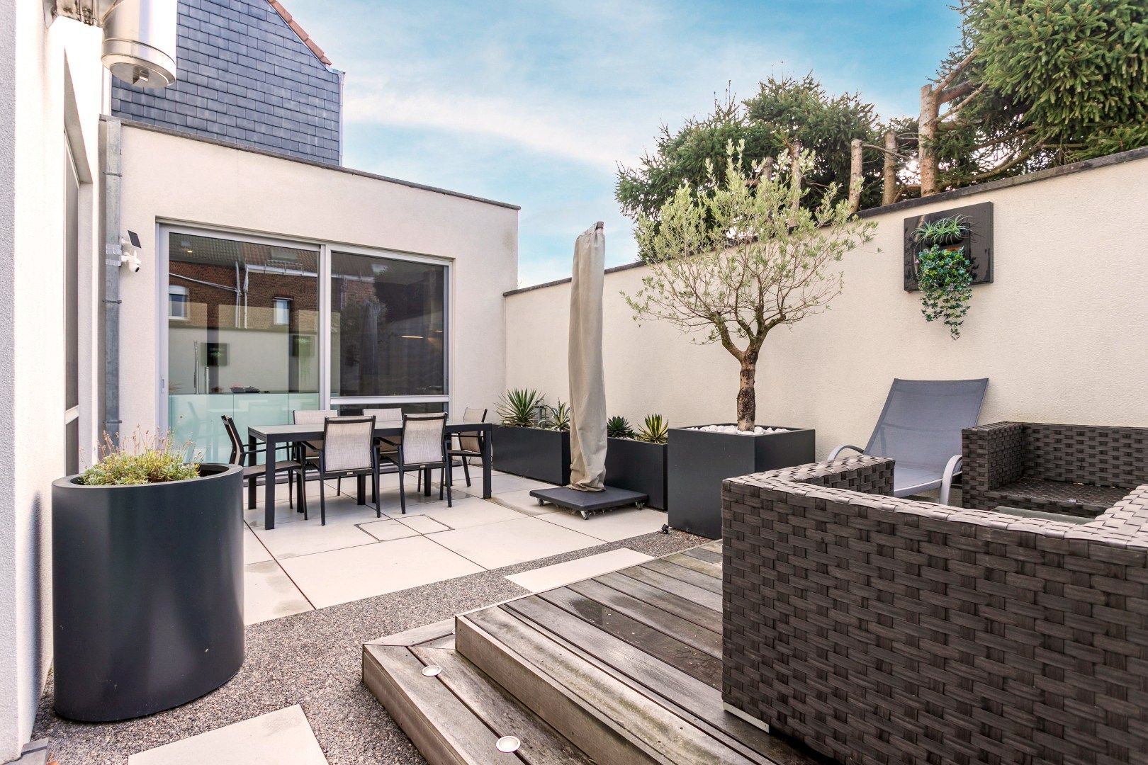 Ruime woning met 5 slpk en 3 badkamers foto 8