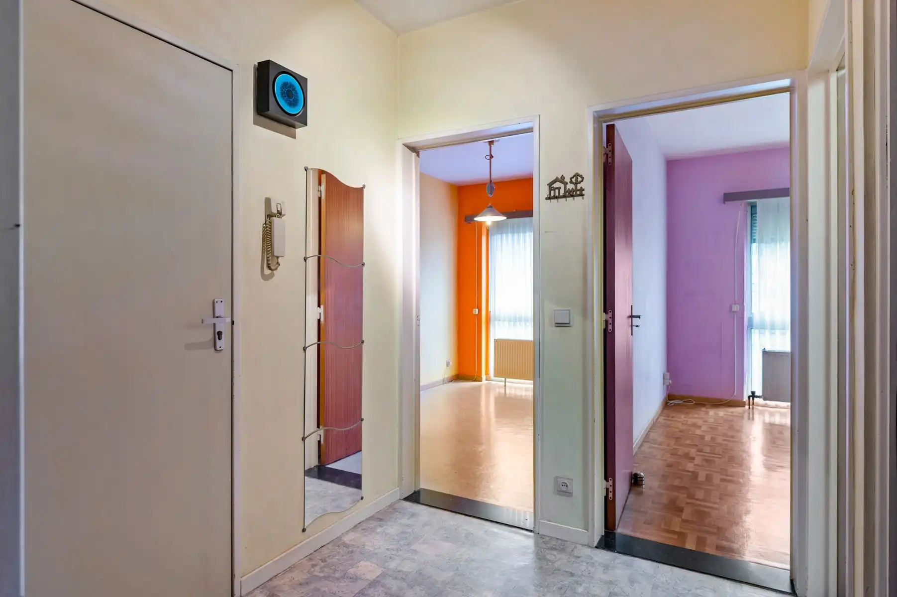 Te renoveren appartement met garage op uitstekende ligging foto 14