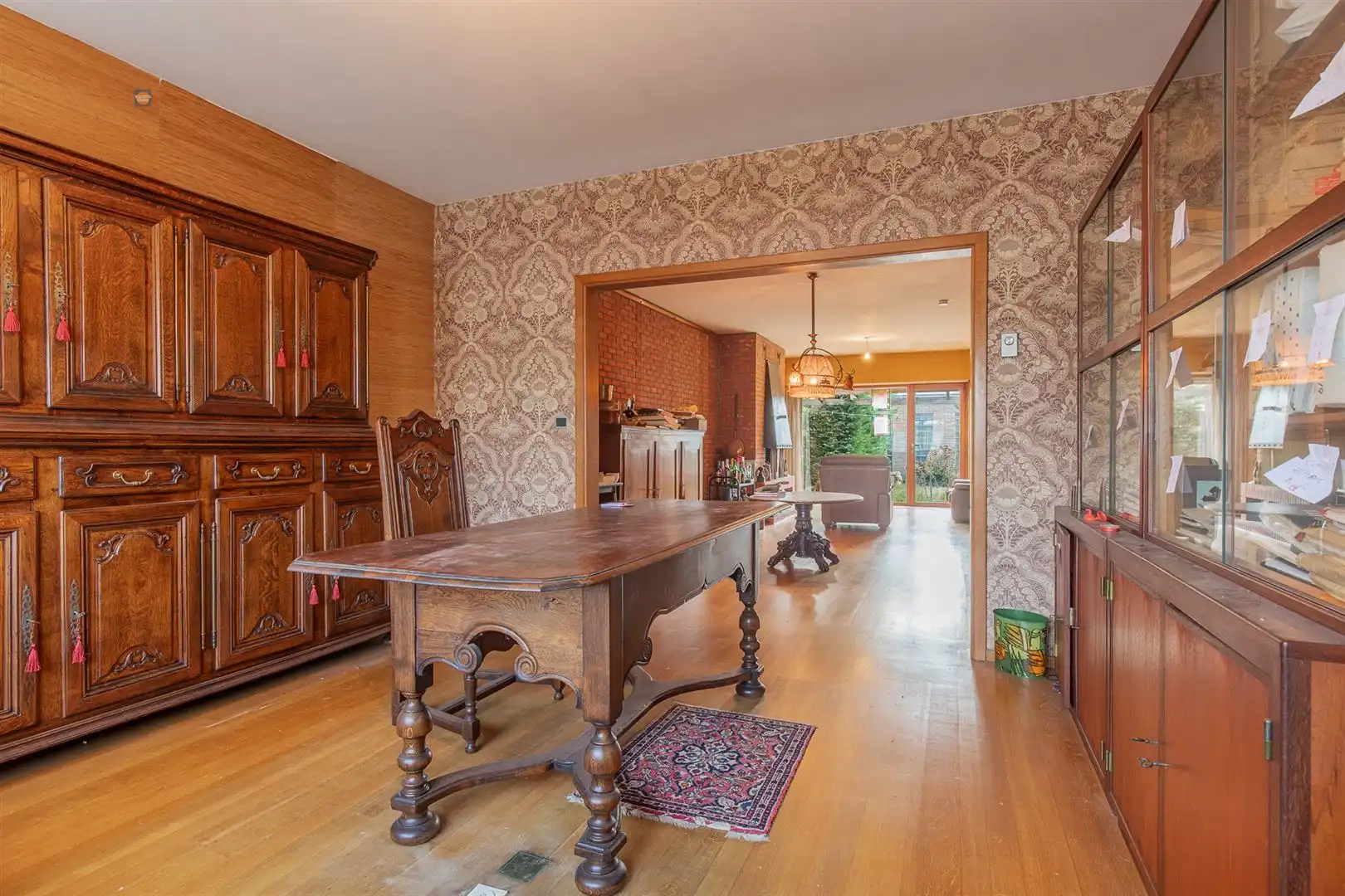 Te renoveren woning met potentieel, 3 slpk & dubbele garage foto 5