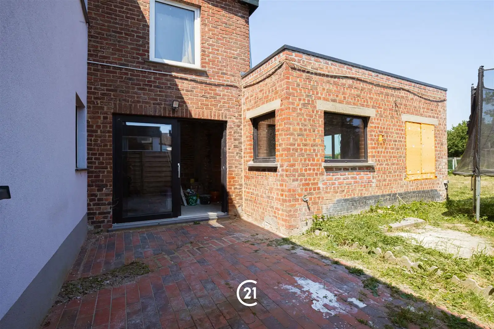 Verder af te werken woning met tuin en parking achteraan foto 15