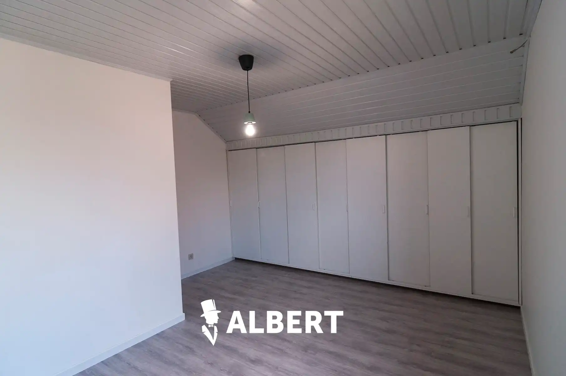 Ruime instapklare woning op toplocatie met tuin en bijgebouw foto 18