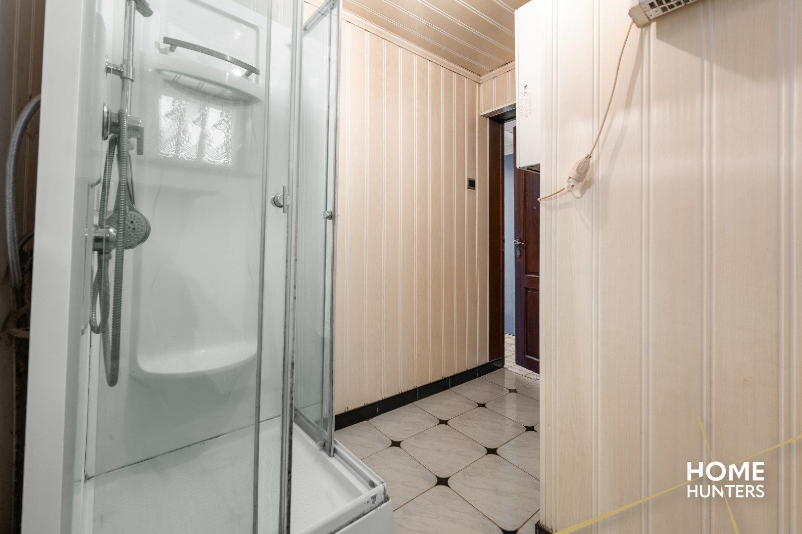 Charmante te renoveren rijwoning met 3 slaapkamers en diepe tuin op centrale ligging in Menen foto 14