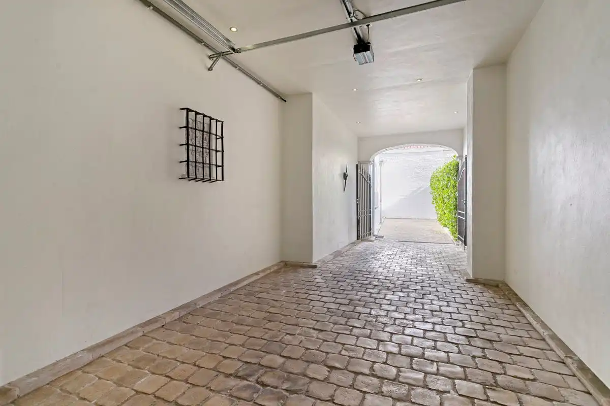 Bel-etage met 2 slaapkamers te koop op de Dam te Kortrijk! foto 17