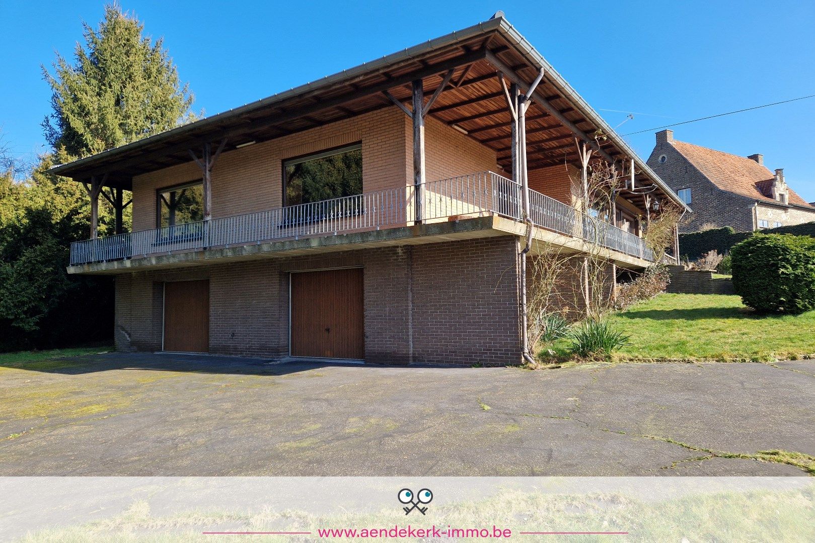 Ruime, te renoveren, woning met loods/stal in As foto 20