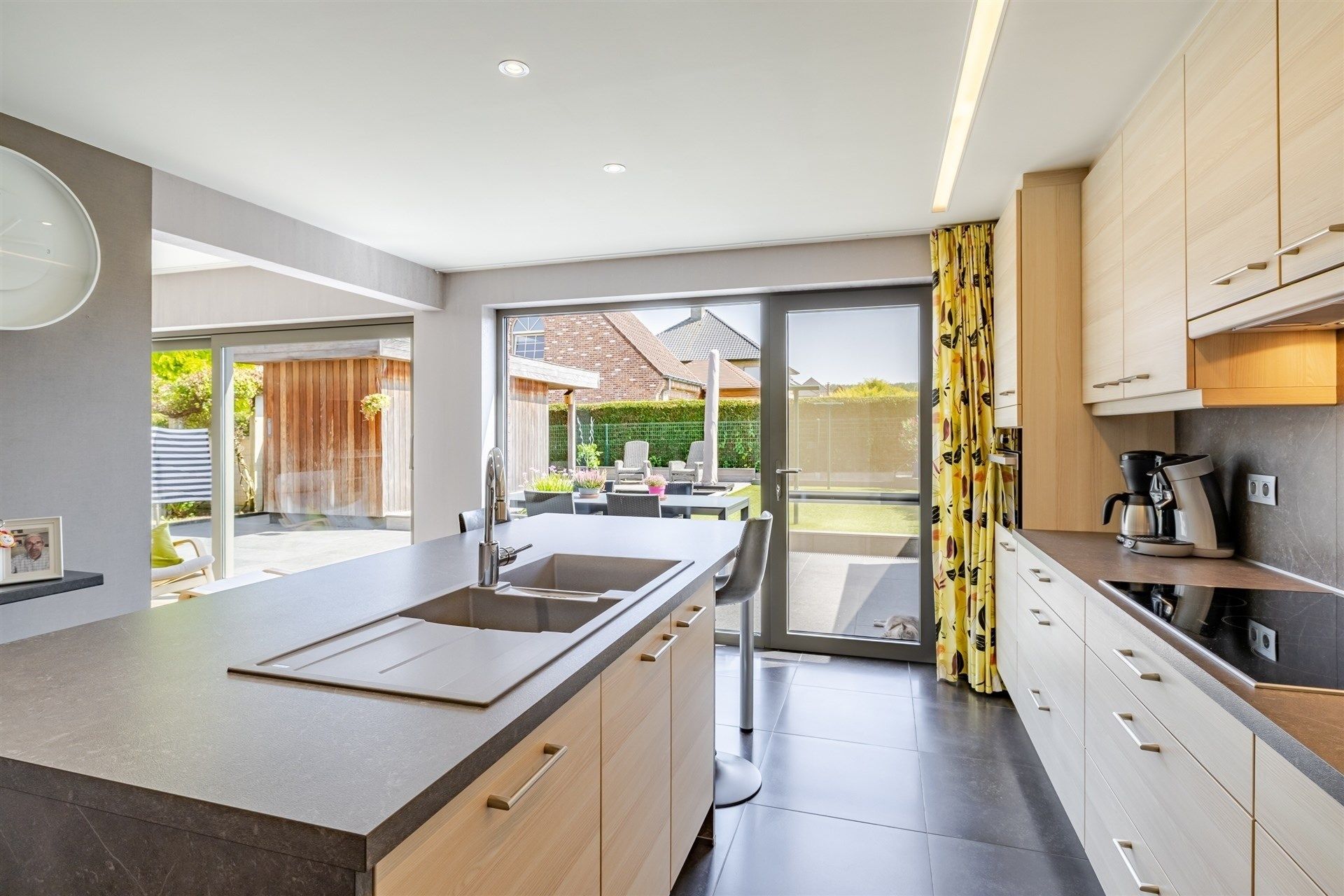 Topper!! Ruime lichtrijke woning, instapklaar! foto 10