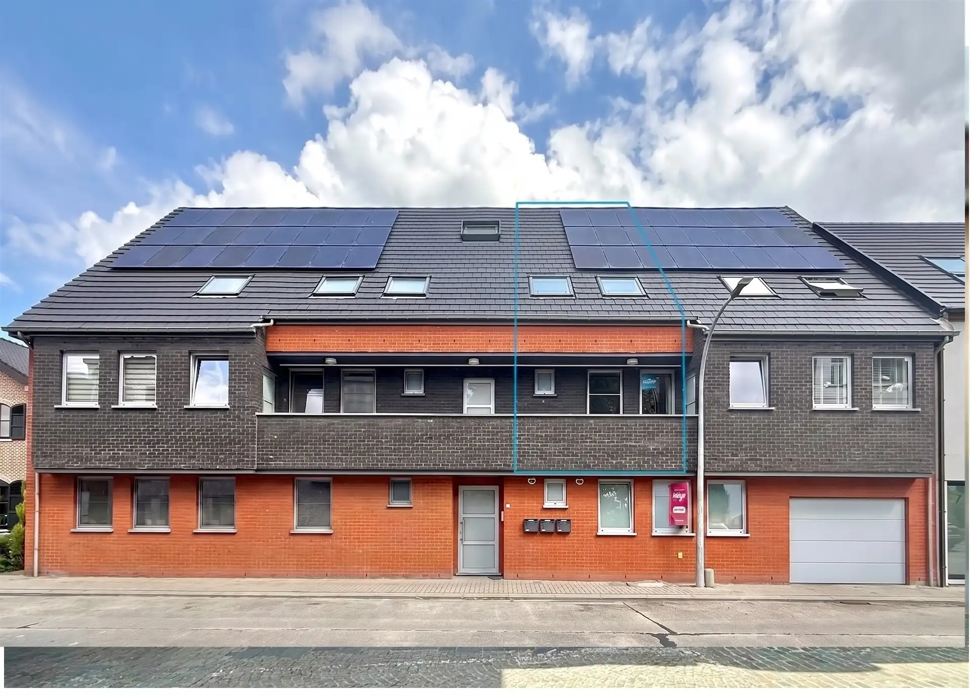 Duplex (2020) met 2 autostaanplaatsen foto {{pictureIndex}}