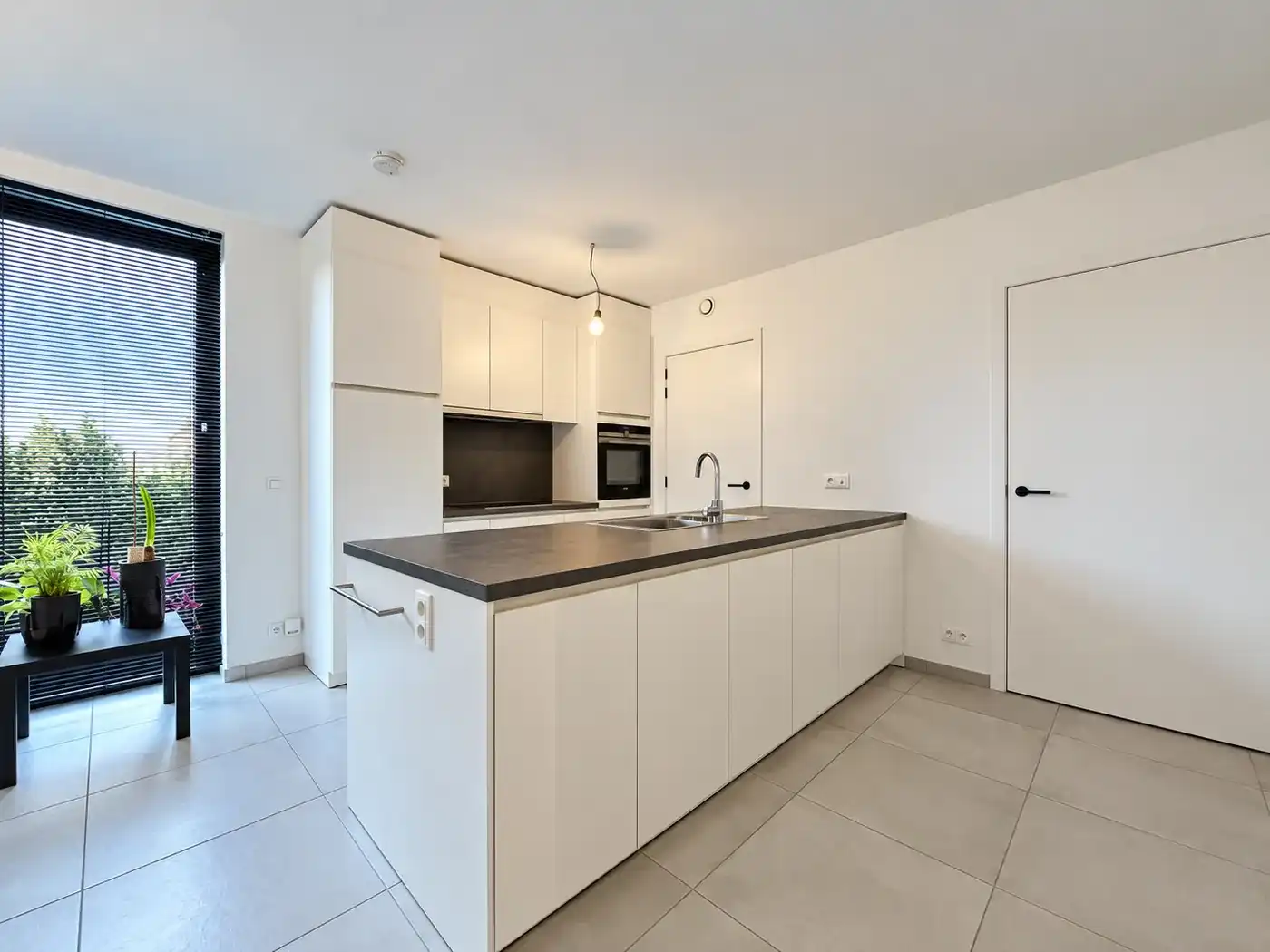 Moorslede – Gelijkvloers nieuwbouwappartement met terras en tuin foto 5