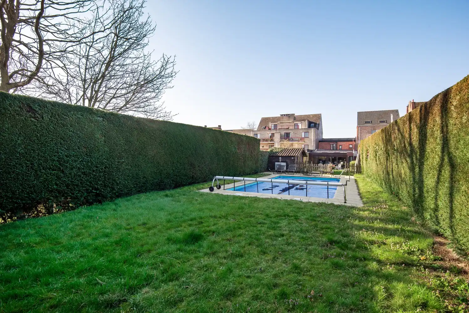 Handelshuis met ruime woning en zwembad te Koningshooikt foto 19