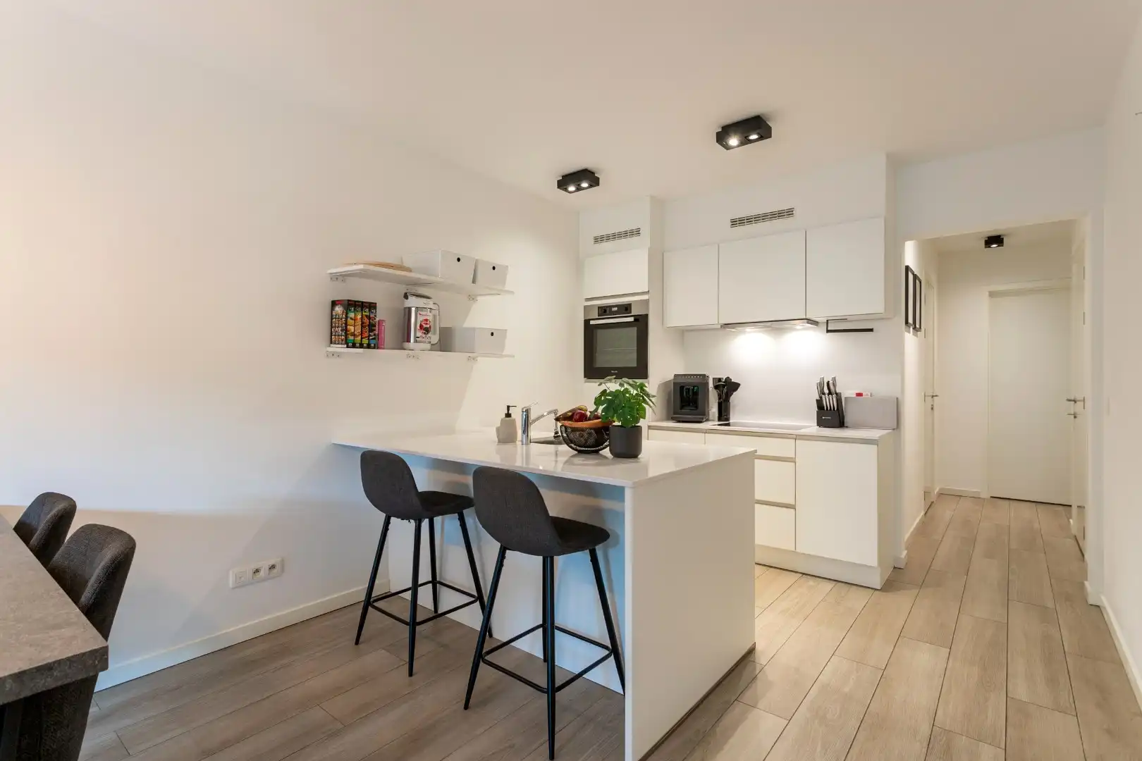 Recent gelijkvloers appartement met terras in Halle foto 7