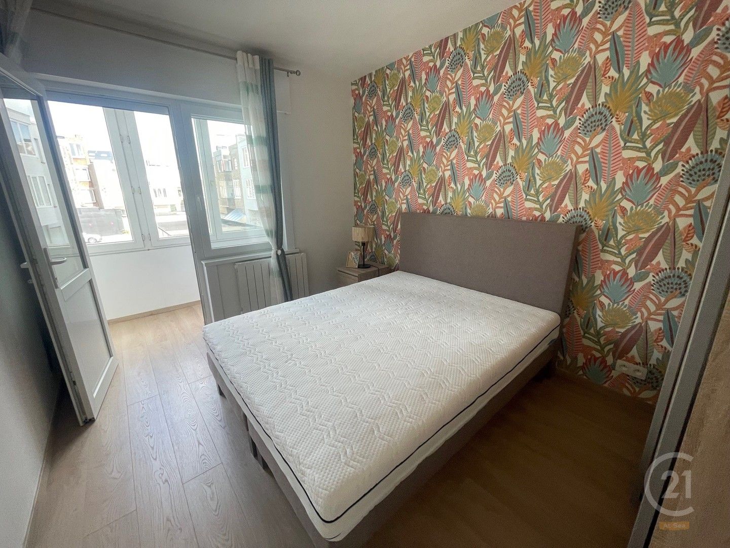 Stijlvol gerenoveerd appartement met zijdelings zeezicht. foto 9