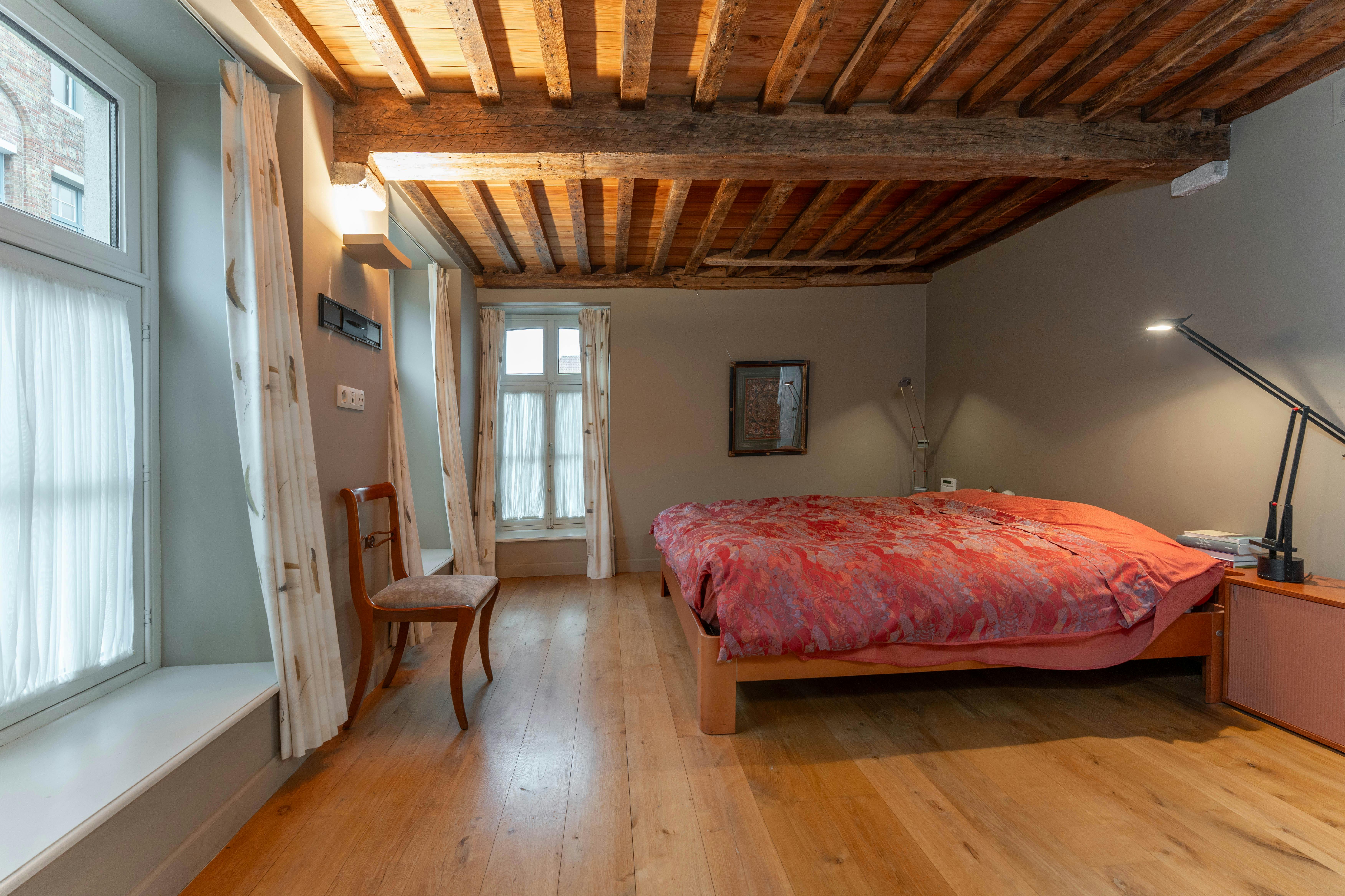 Charmant, instapklare herenhuis op toplocatie in Brugge foto 13