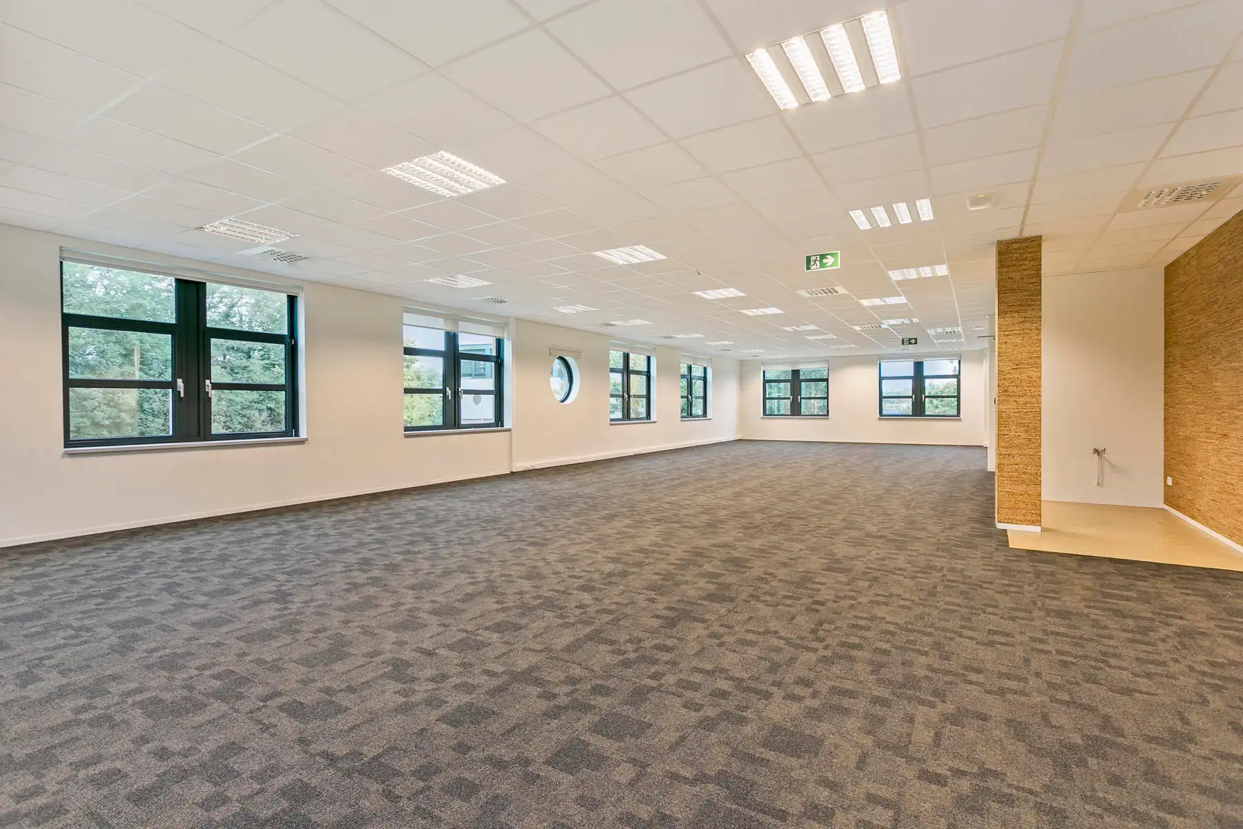 1ste verdieping van gebouw B foto 19