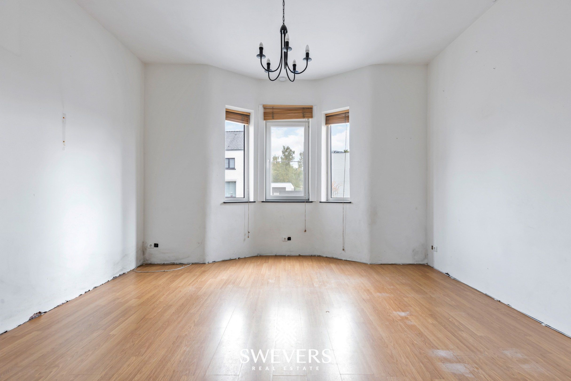 Unieke renovatiekans: karaktervol herenhuis te Zonhoven foto 6