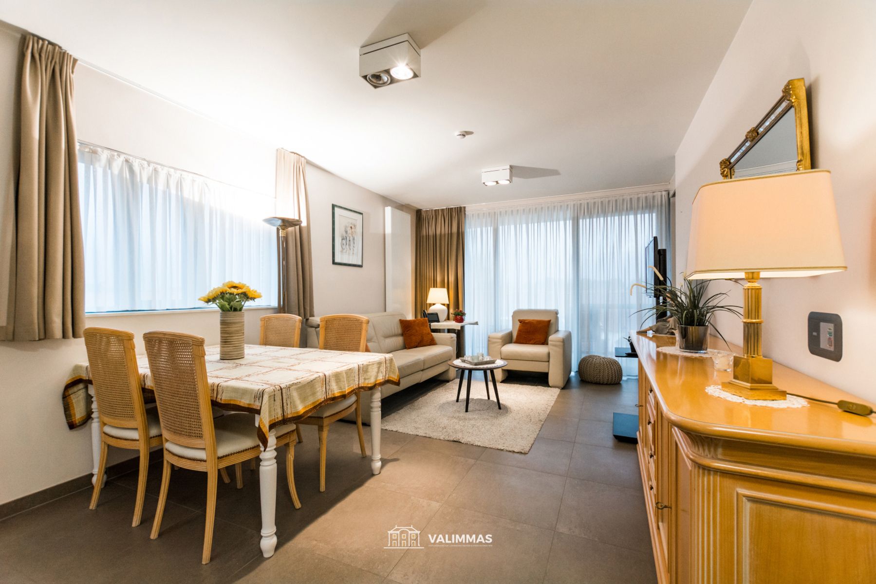 Instapklare serviceflat met mooi terras en kelderberging foto 4