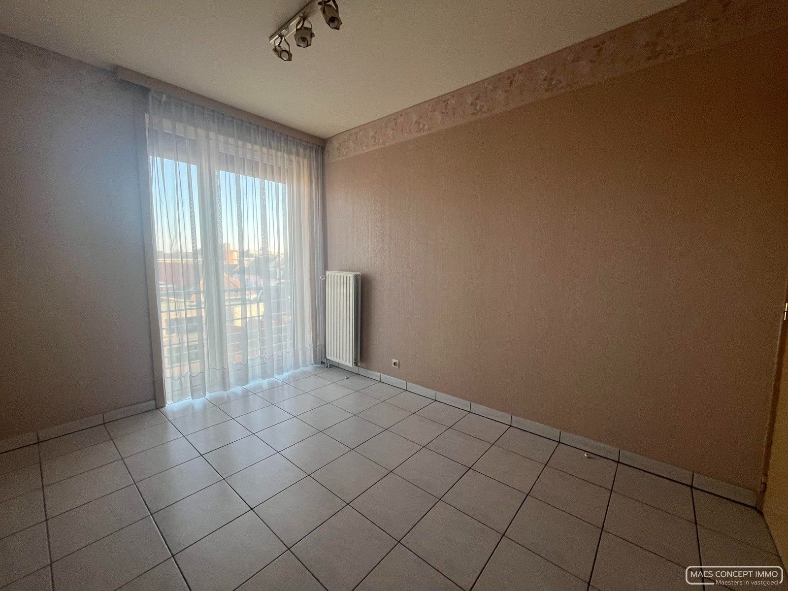 Op te frissen appartement met 2 slaapkamers & 2 ruime terrassen in het hart van Roeselare foto 14