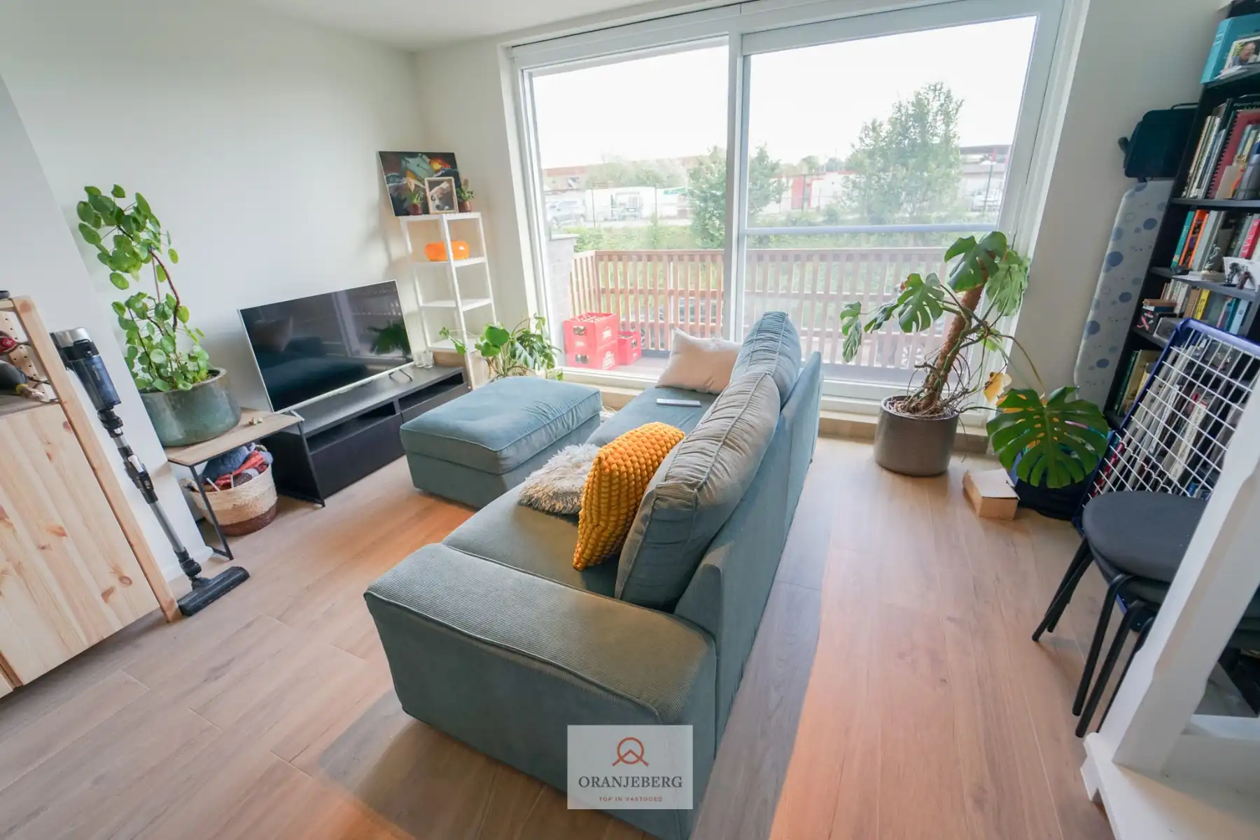 Instapklaar gerenoveerd duplex-app nabij Sint-Pietersstation! foto 2