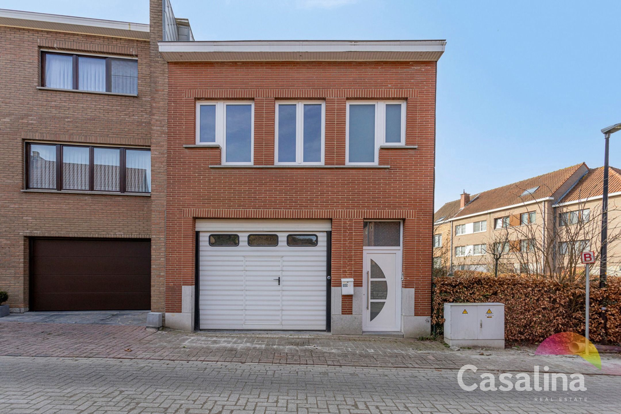 Een ruime te renoveren rijwoning van 207m² met zonnig terras foto 7