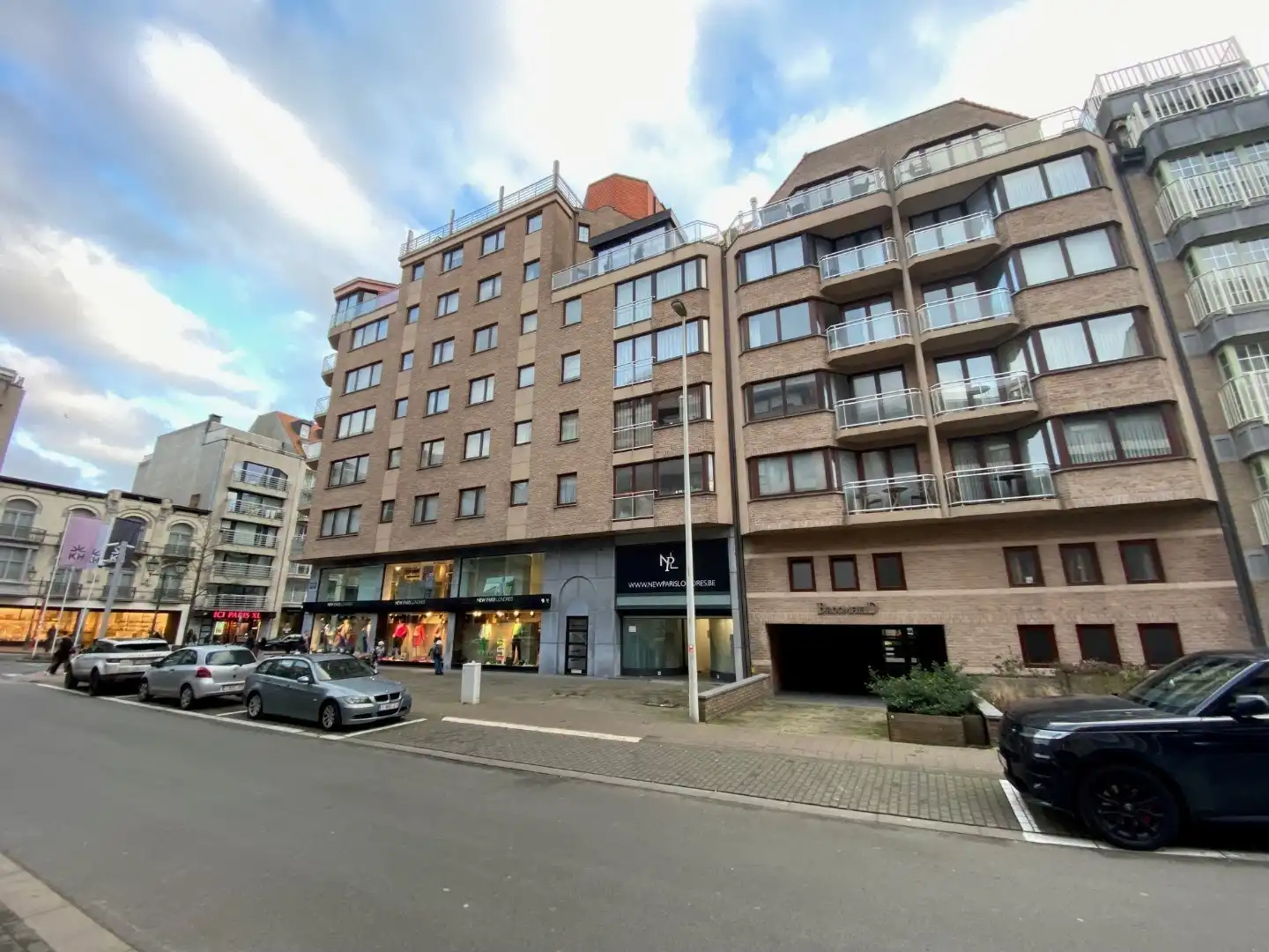 RES. BROOMFIELD - GESLOTEN GARAGEBOX - KNOKKE foto {{pictureIndex}}