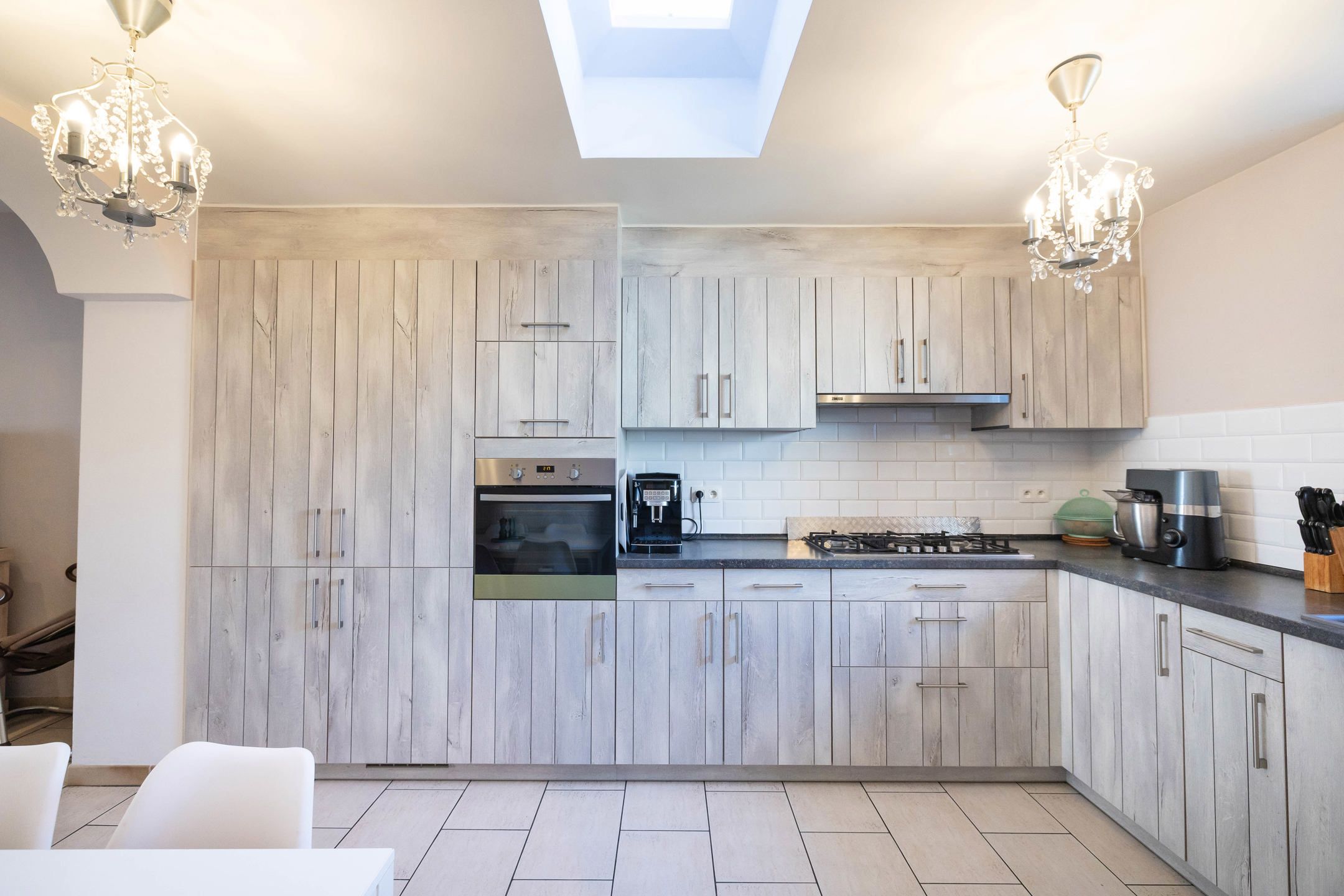Charmant huis met 5 slaapkamers van ± 200 m² foto 6
