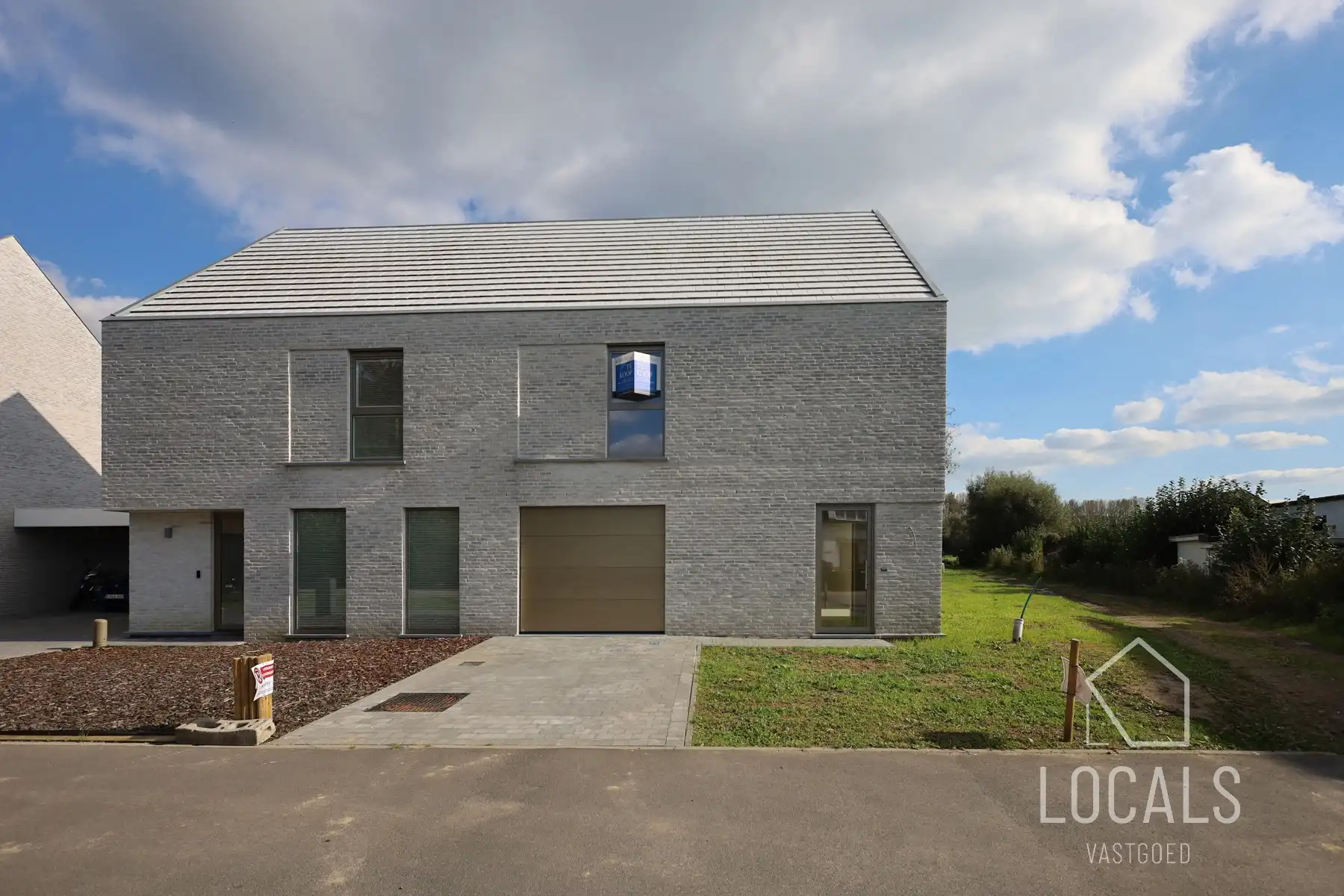 6% BTW mogelijk - moderne HO nieuwbouwwoning met carport foto 2