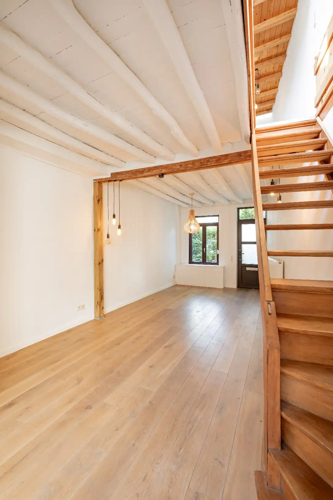 Leuke rijwoning op idyllische stadslocatie foto 9