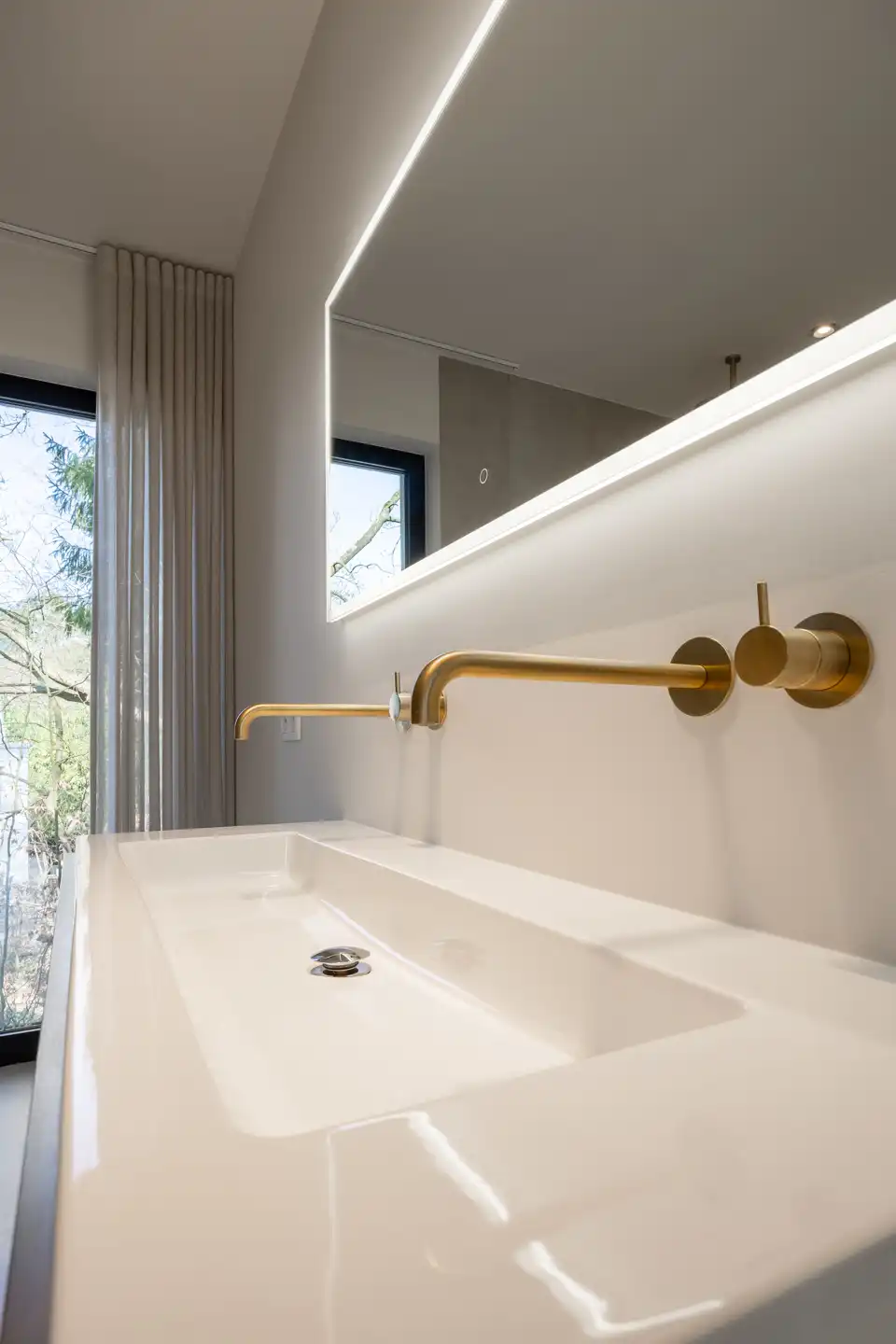 Exclusieve moderne villa met panoramisch zicht op groen foto 34