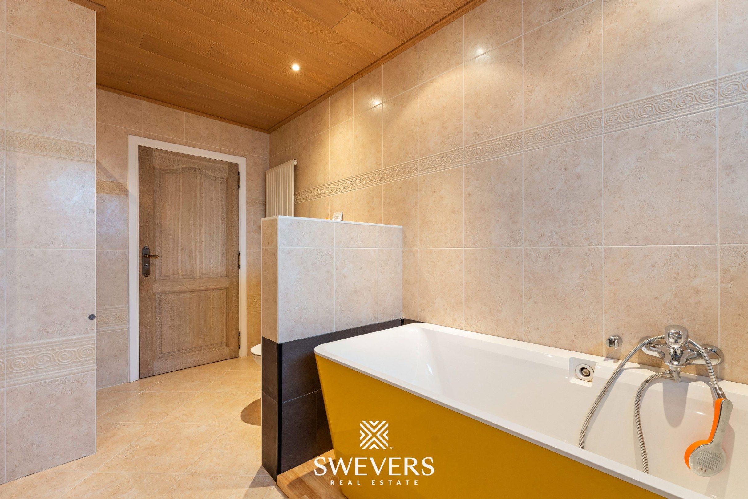 Instapklare Villa met Professionele Paardenaccommodatie:  foto 17