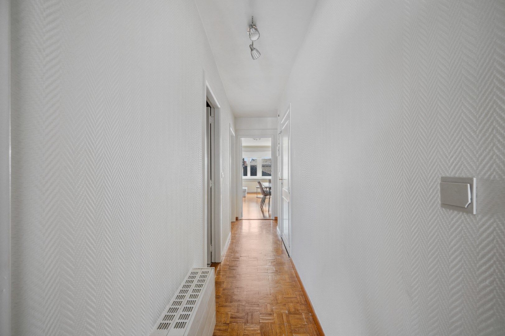 Centraal gelegen appartement met 2 slaapkamers, terras en kelder foto 4