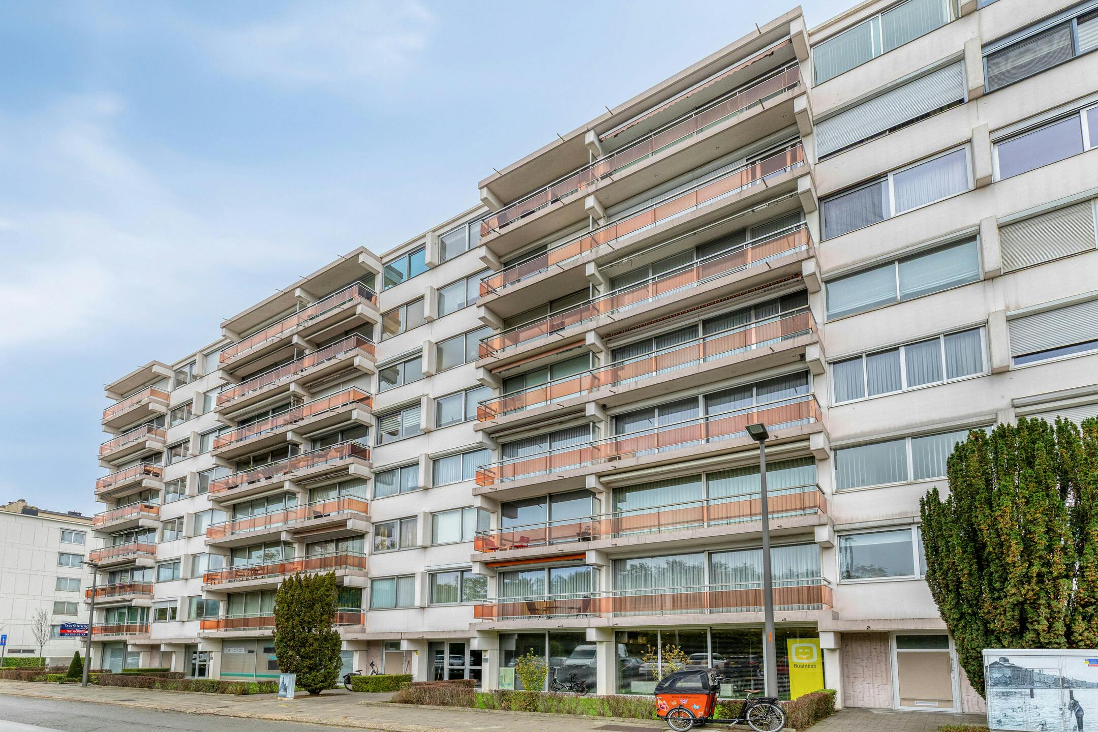 Ruim appartement met garage te koop in Merksem foto 17