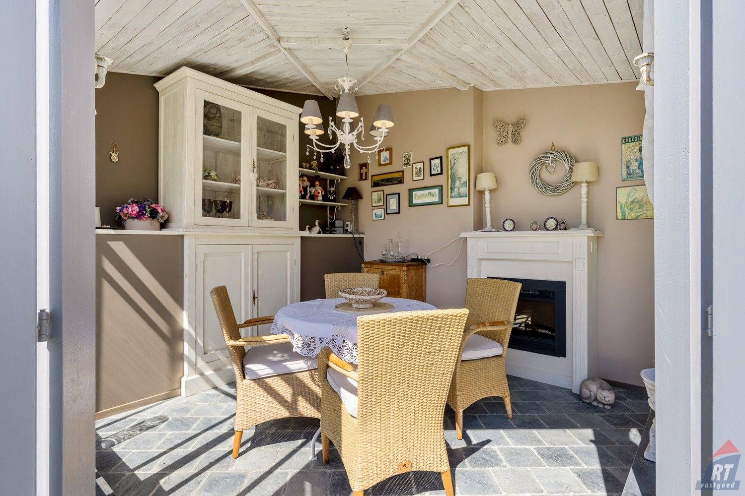 Instapklare open bebouwing met tuin op het zuidwesten en 4 slaapkamers foto 22