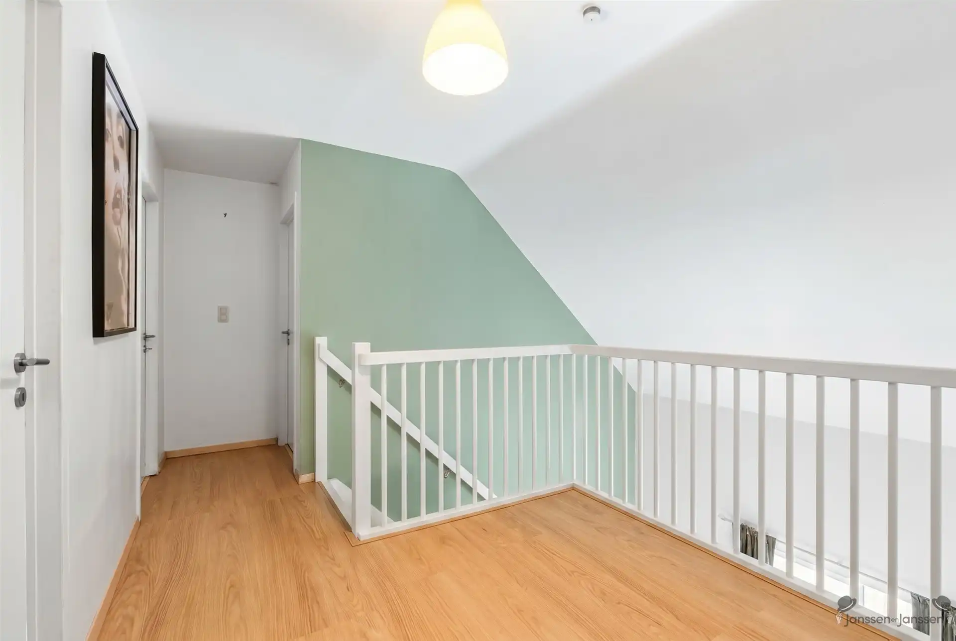 Moderne gezinswoning op een perceel van 6.940 m² met paardenaccommodatie foto 9