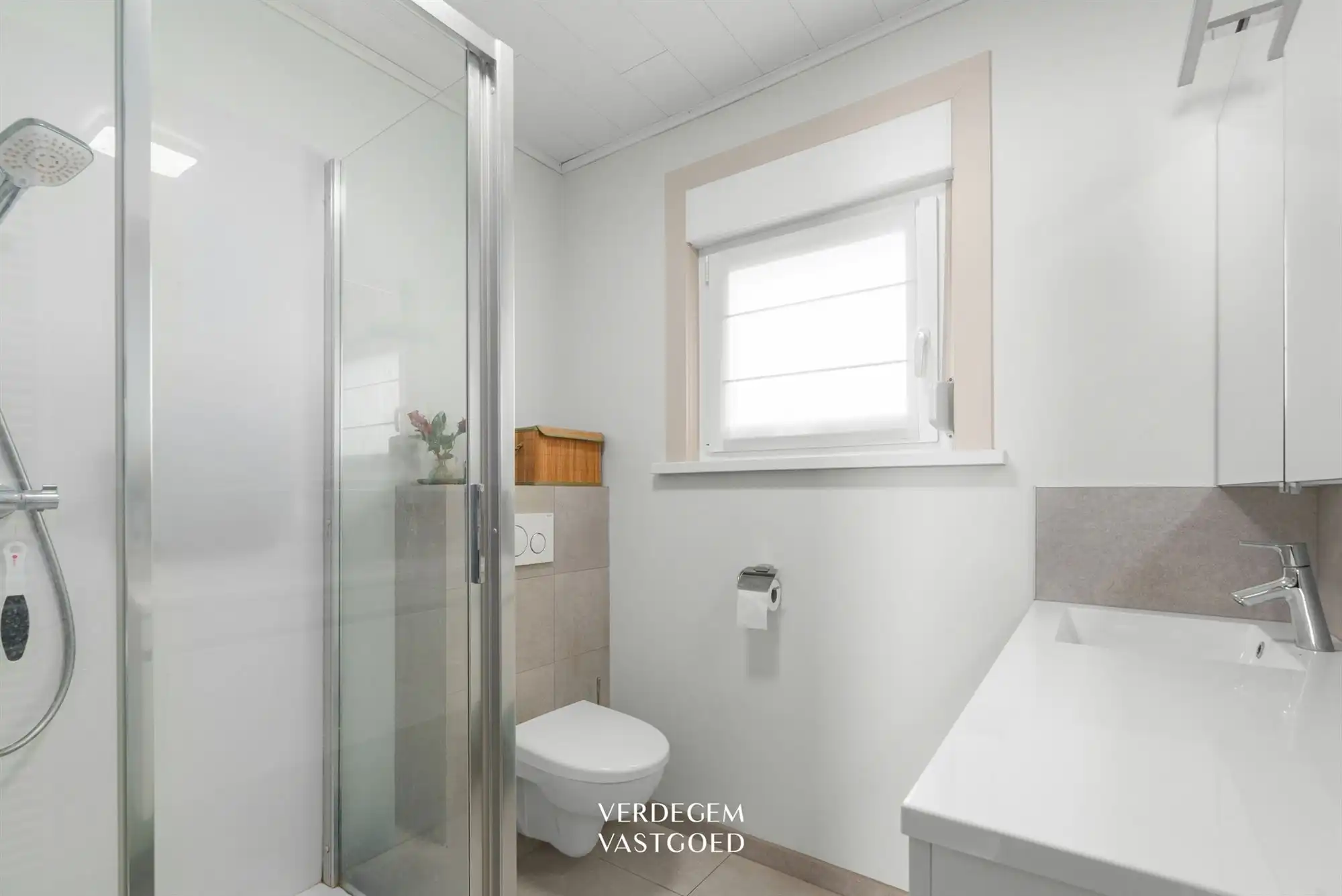 Knappe familiewoning met 4 slaapkamers, garage en geniettuin foto 19
