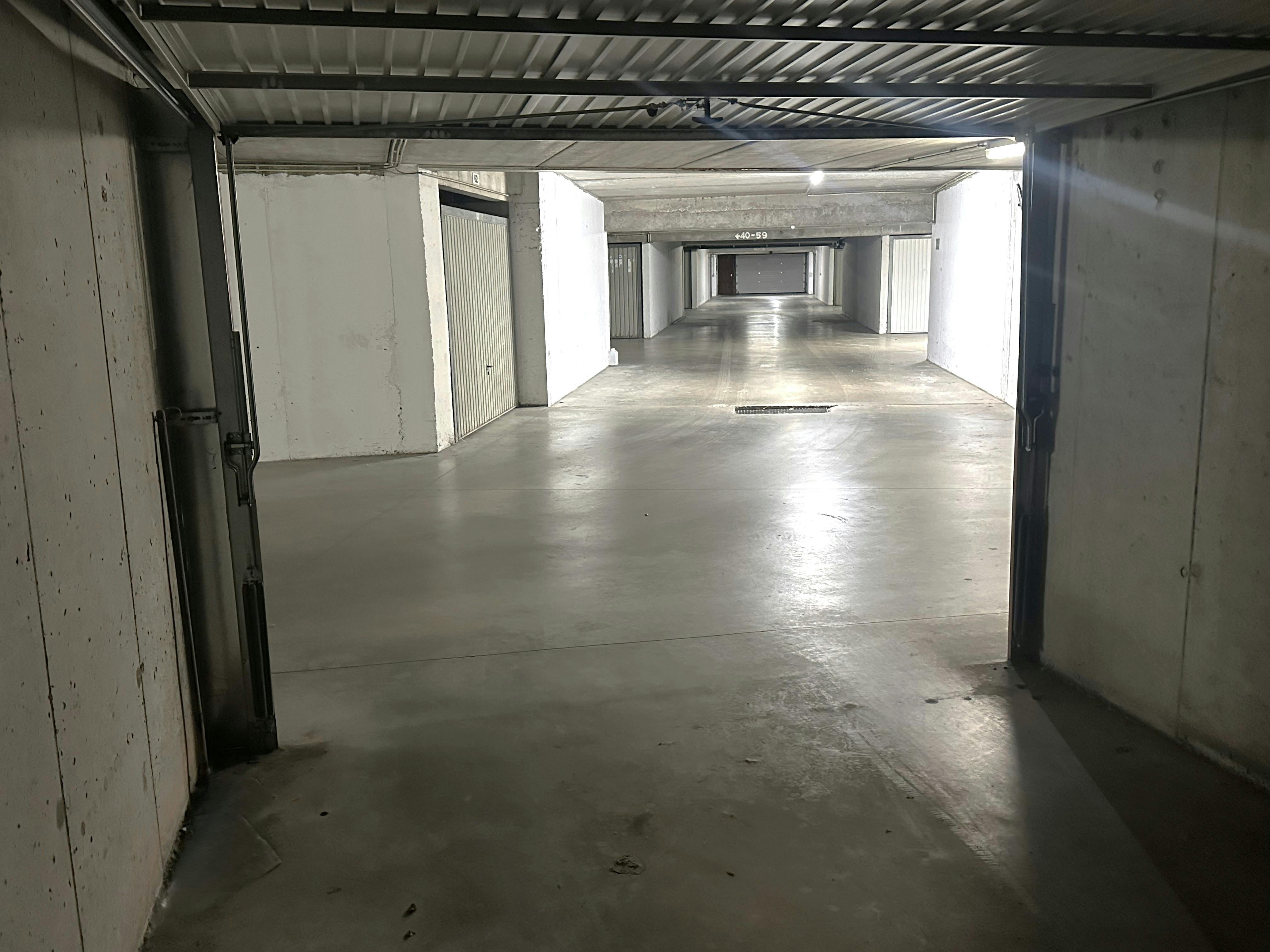 Vlot toegankelijke garage in het centrum van Koksijde-Bad foto 4