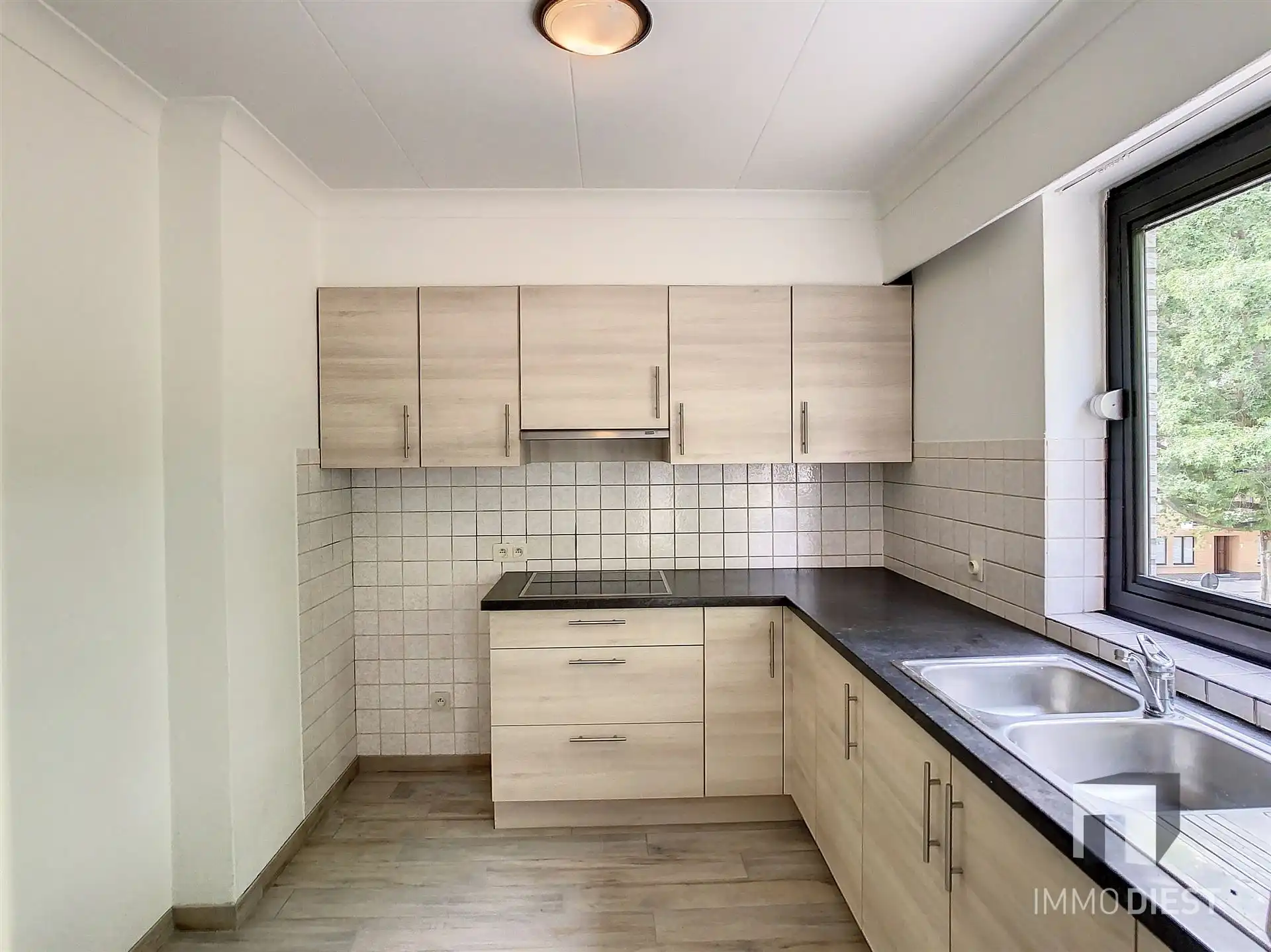 Gerenoveerd appartement met twee slaapkamers in het hartje van Hulst (Tessenderlo) foto 11