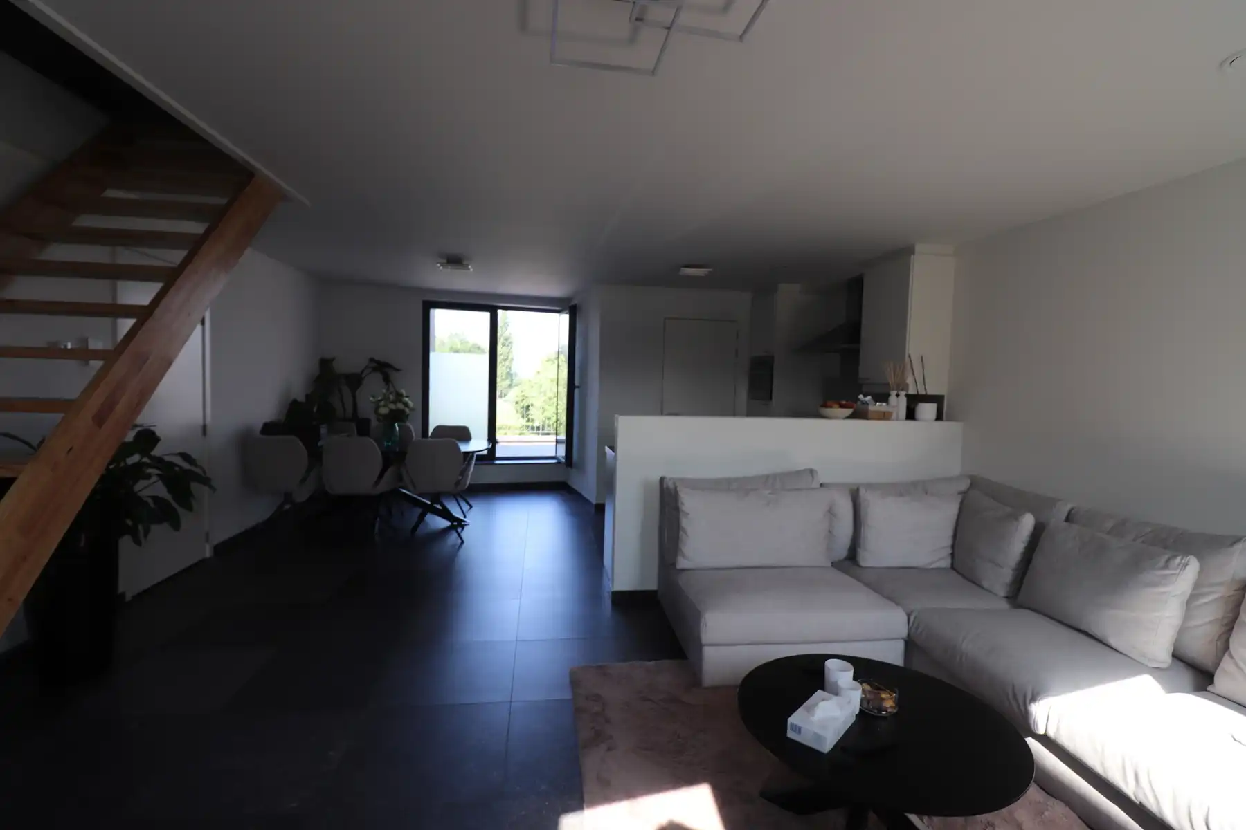 Energiezuinig (E-peil 20) appartement op de tweede verdieping met 3 slaapkamers, terras en autostaanplaats. foto 4