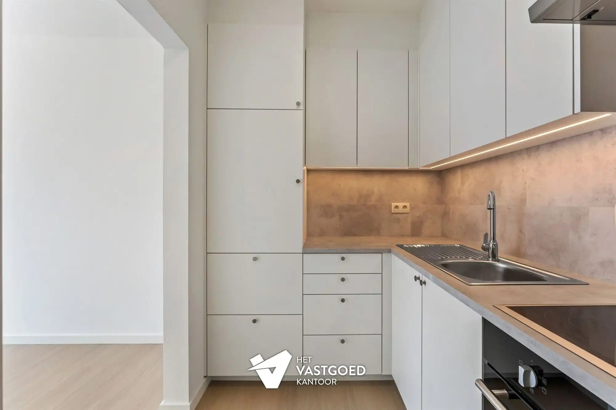 VOLLEDIG GERENOVEERD APPARTEMENT (65M²) MET 1 SLAAPKAMER, AUTOSTAANPLAATS EN GARAGEBOX TE HEUSDEN-ZOLDER foto 9