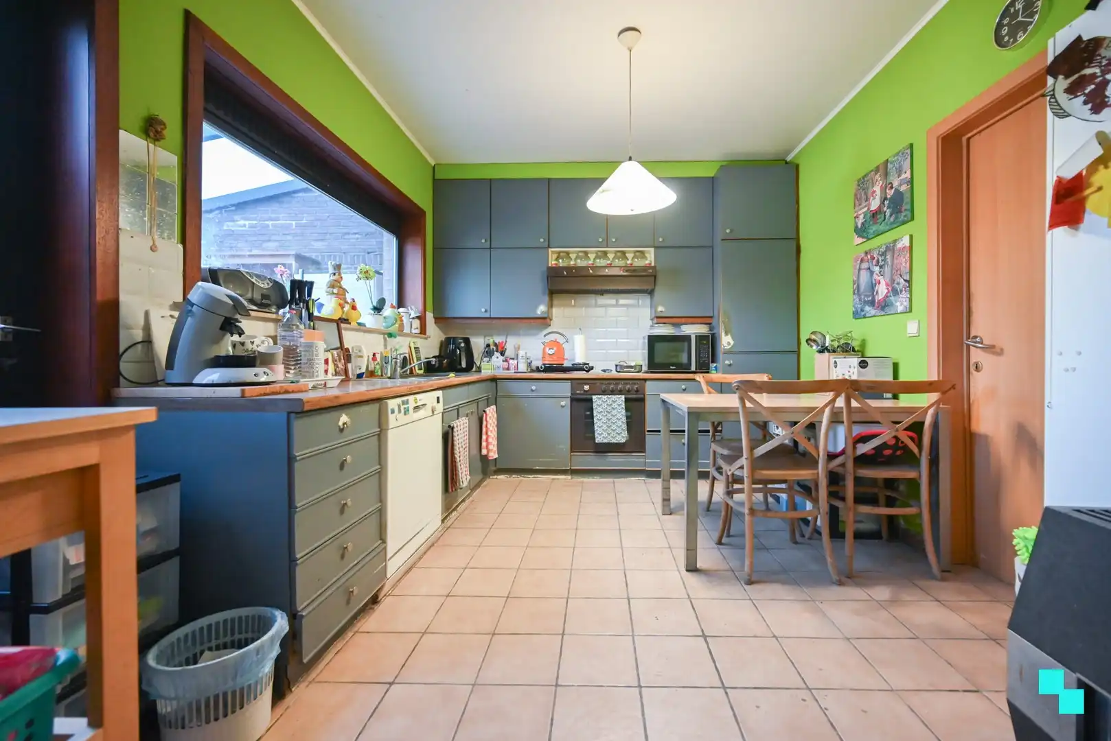 Te renoveren eengezinswoning met vier slaapkamers en ruime tuin foto 13