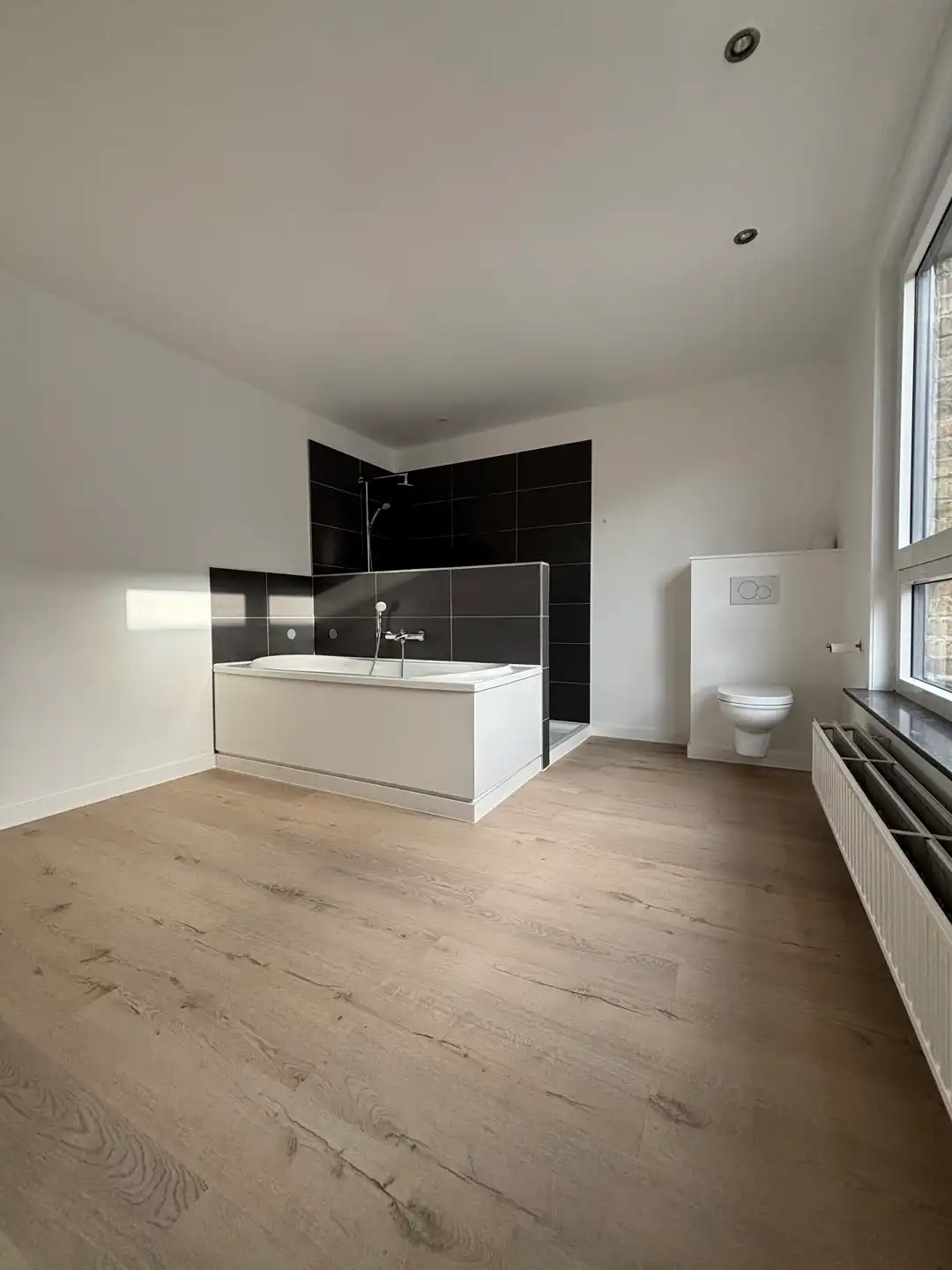 Ruime halfopen bebouwing met 4 slaapkamers en tuin foto 17