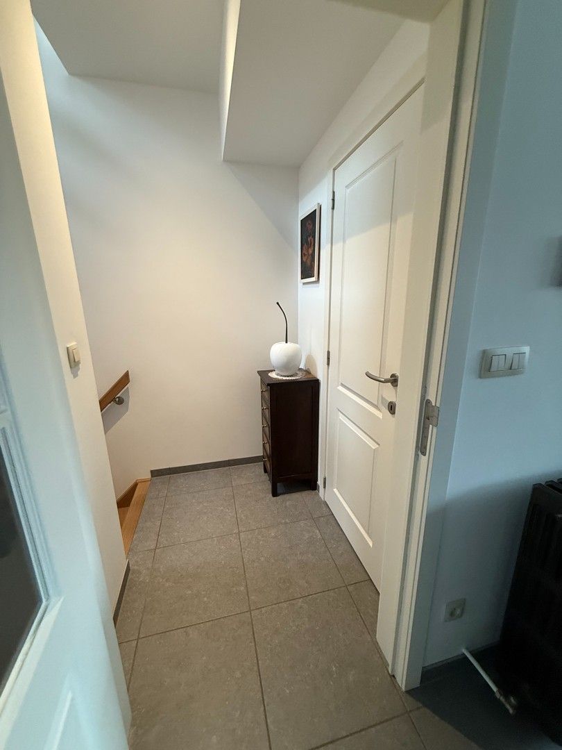Prachtige, instapklare woning met 1 slaapkamer & inpandige garage in het centrum van Diepenbeek. foto 5