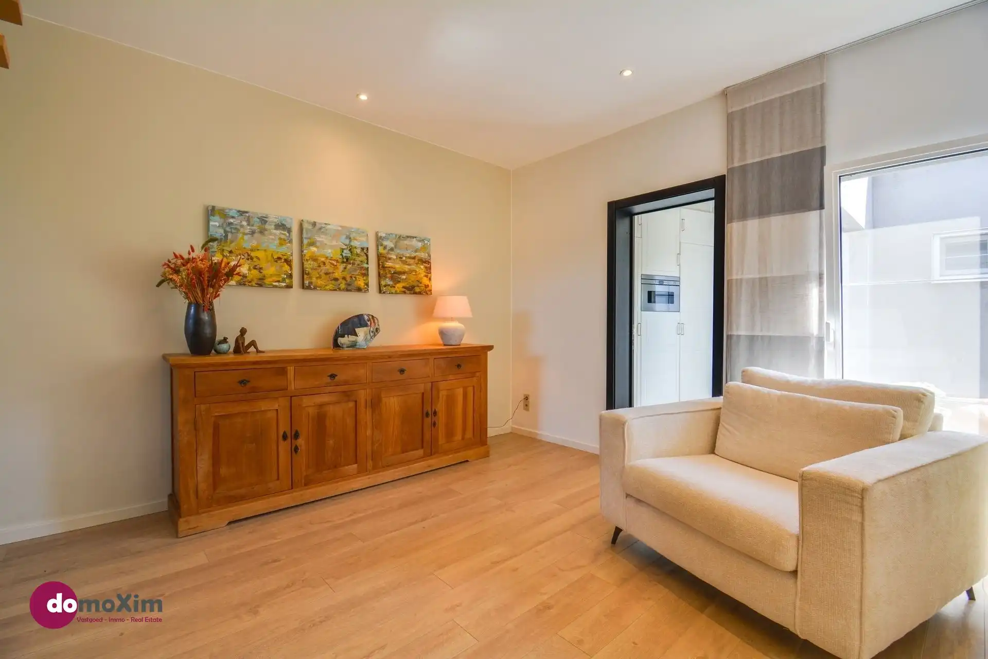 Charmante halfopen bebouwing met prachtige tuin en topligging aan de vaart foto 10