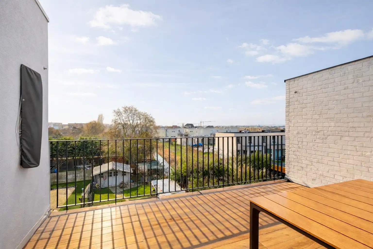 Instapklaar duplexappartement met 3 slaapkamers op rustige en centrale ligging te Lombardsijde foto {{pictureIndex}}