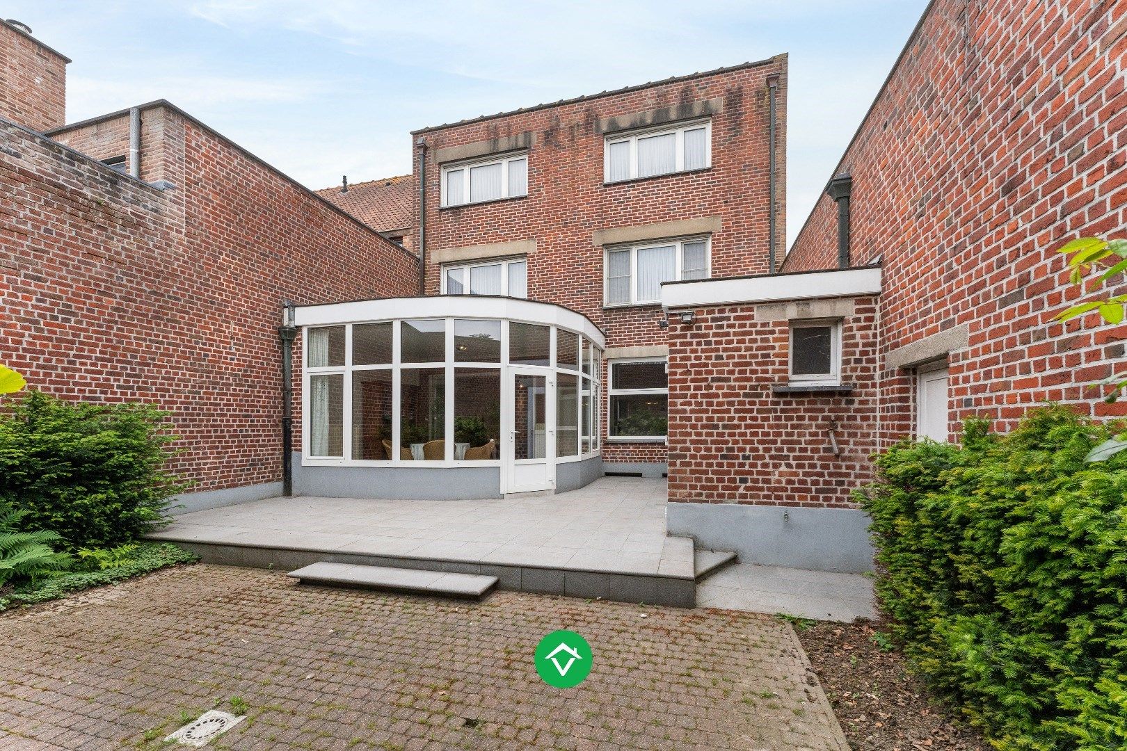 Ruime woning met 7 slaapkamers en loods (320m²) in centrum Roeselare foto 26