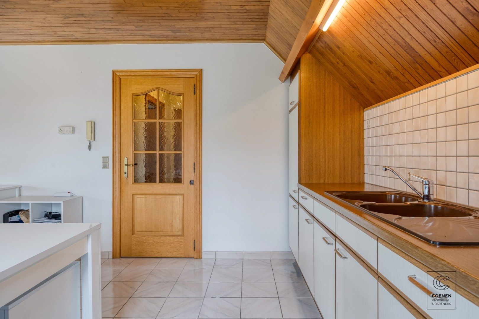 Charmant éénslaapkamerappartement in centrum Ranst! foto 5